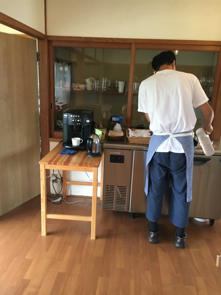 ドリンクコーナー ご主人大活躍